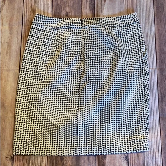 Banana Republic Houndstooth Skirt Sz 8 - Picture 2 of 7